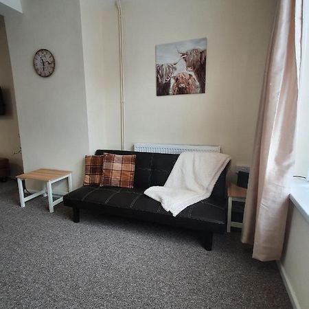 2 Bed House, Contractors & Holiday Guests Welcomed Dowlais Kültér fotó