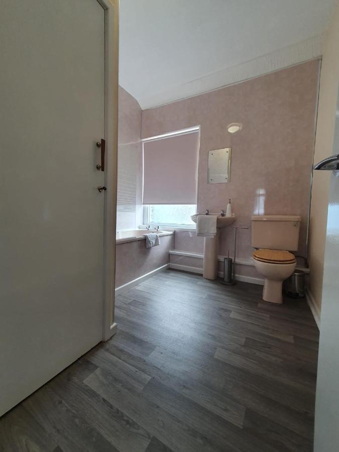 2 Bed House, Contractors & Holiday Guests Welcomed Dowlais Kültér fotó